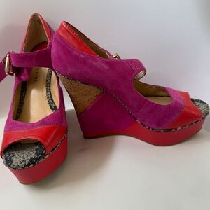 Gianni Bini Colorblock Suede & Leather Wedges – Hot Pink/Red – Size 7.5